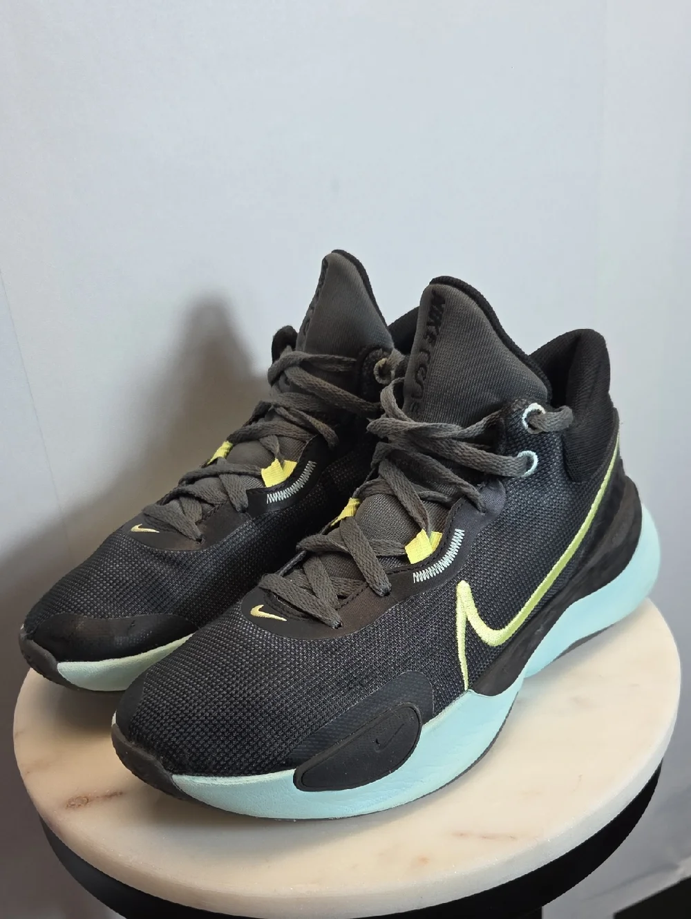 Nike Renew Elevate 3 Womens Black Basketball Shoes Size 10